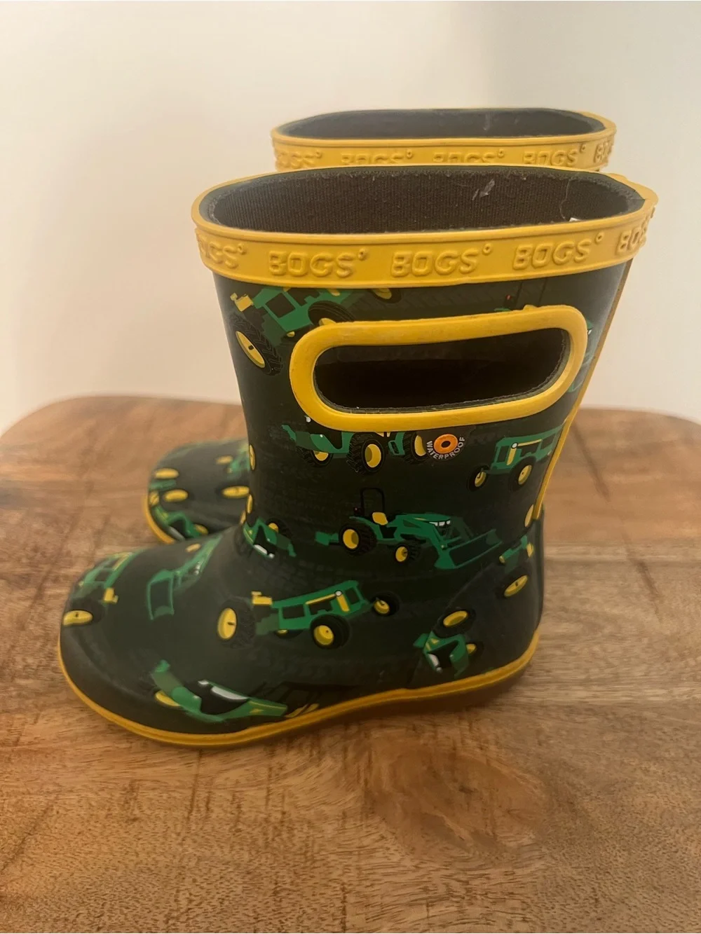 BOGS Kids Green skipper II Tractor Boots with Yellow Trim